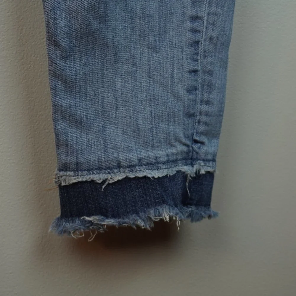 Loft High Rise Light Wash Skinny Two Toned Raw Hem Jeans‎ Size 31/12